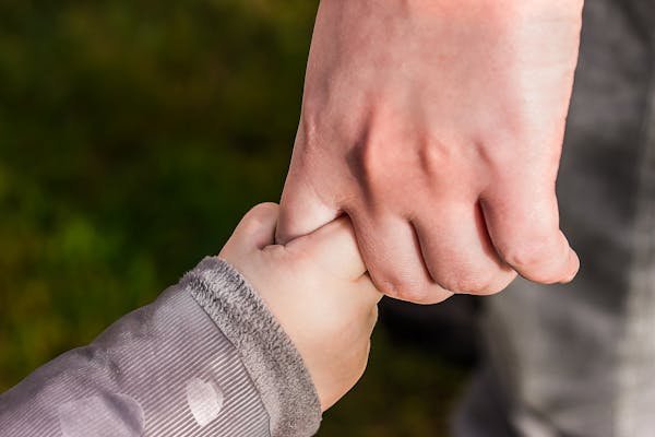 Conseils parentalité : clés pour une vie de famille épanouie